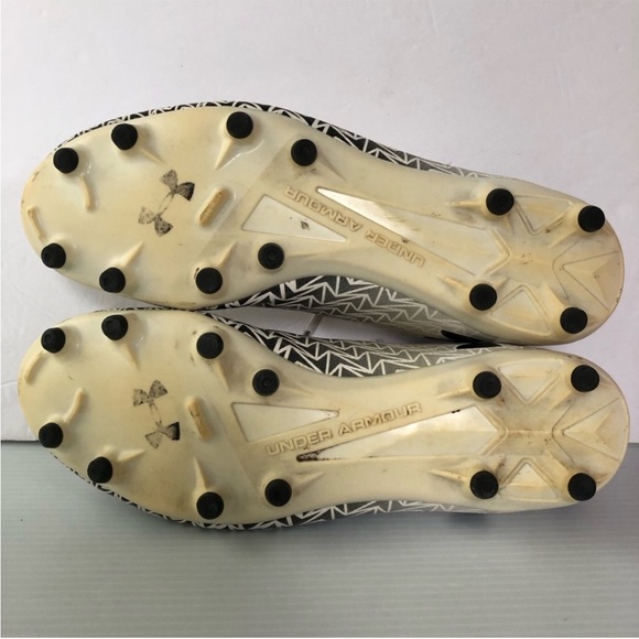 Men’s Under Armour Soccer Cleats - Picture 7 of 11